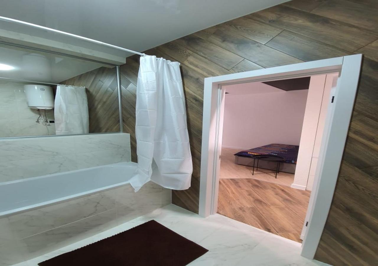 New Lux Apartment 2020 Jarkov Exterior foto